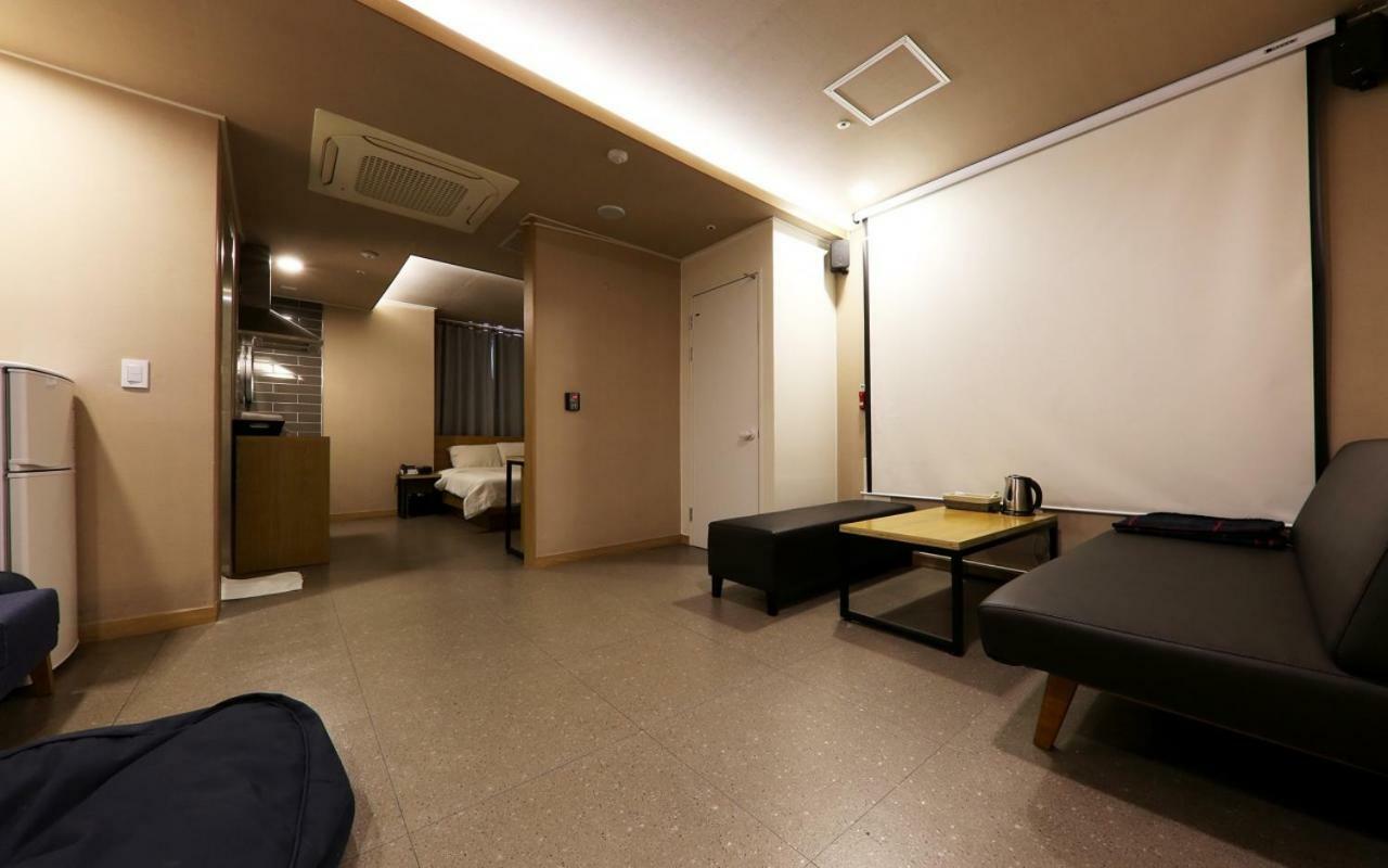 A7 Hotel Suwon Luaran gambar